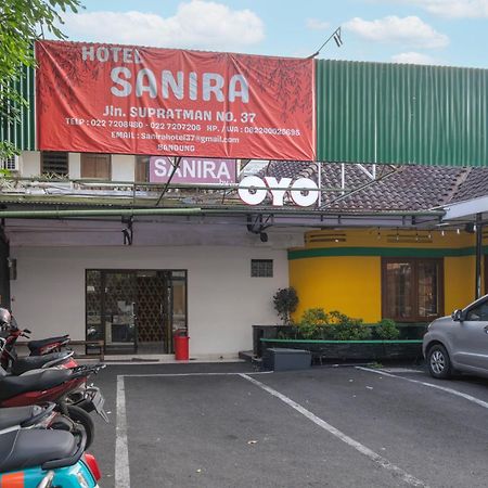 Collection O Hotel Sanira Бандунг Екстериор снимка