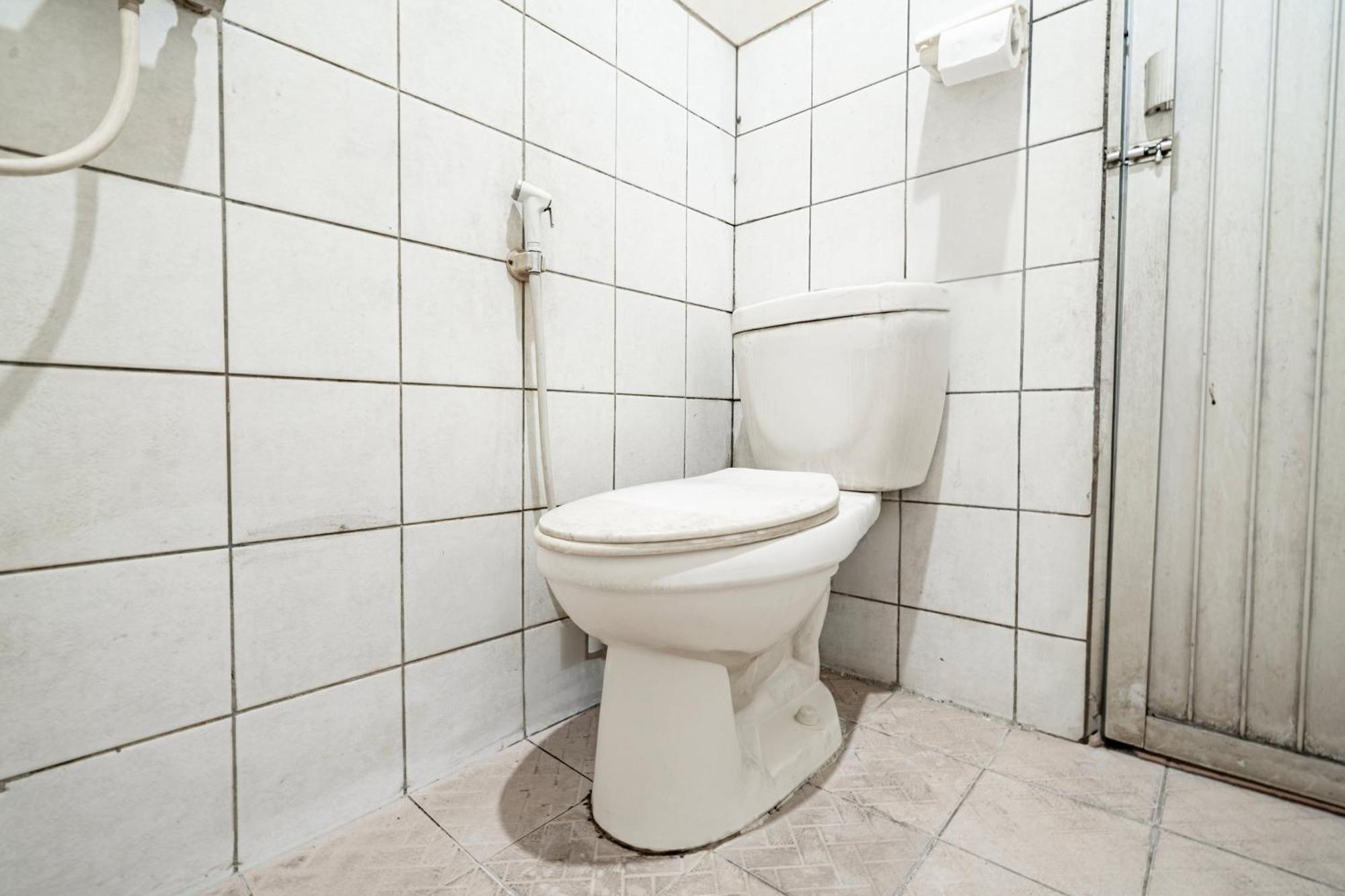 Collection O Hotel Sanira Бандунг Екстериор снимка