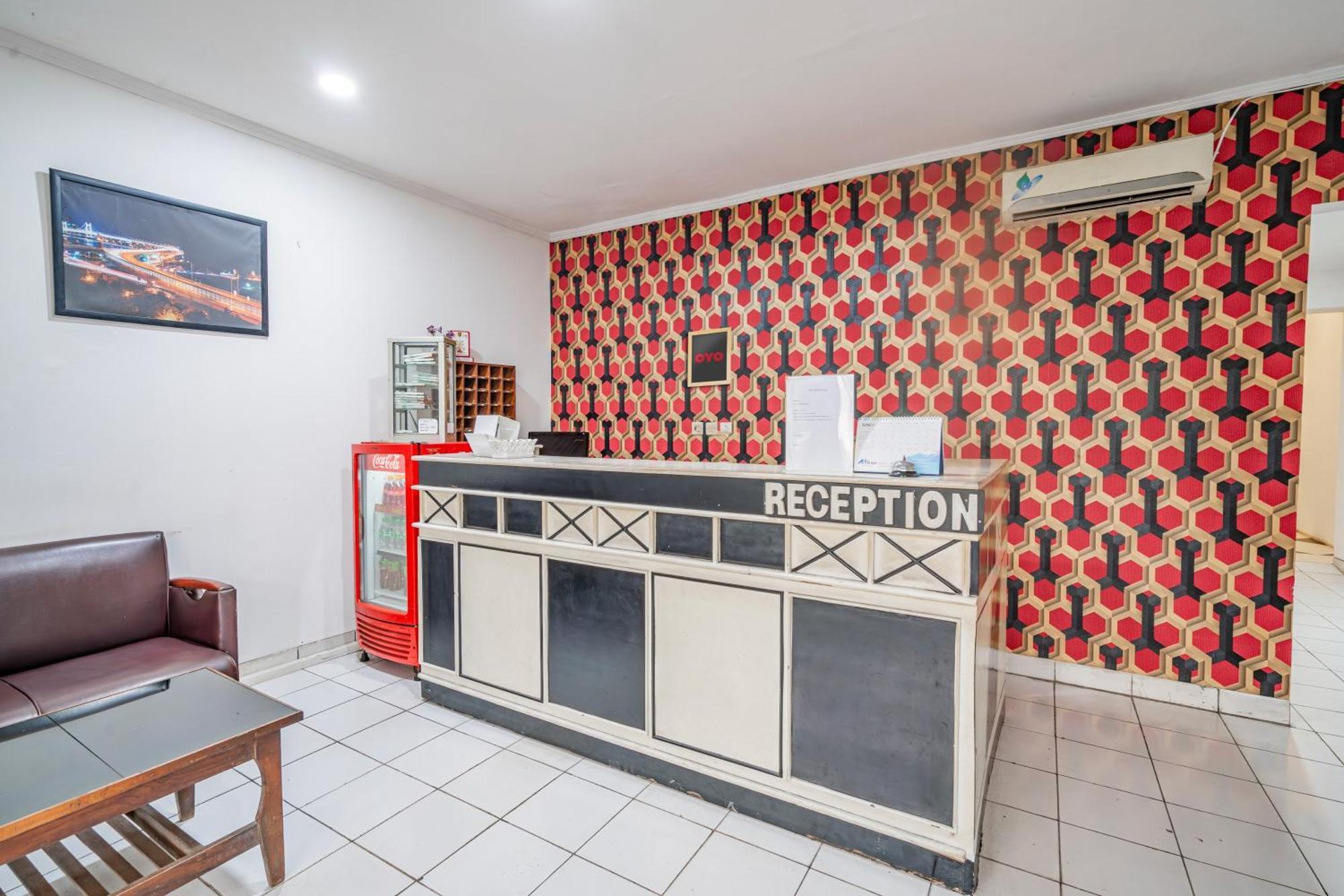 Collection O Hotel Sanira Бандунг Екстериор снимка